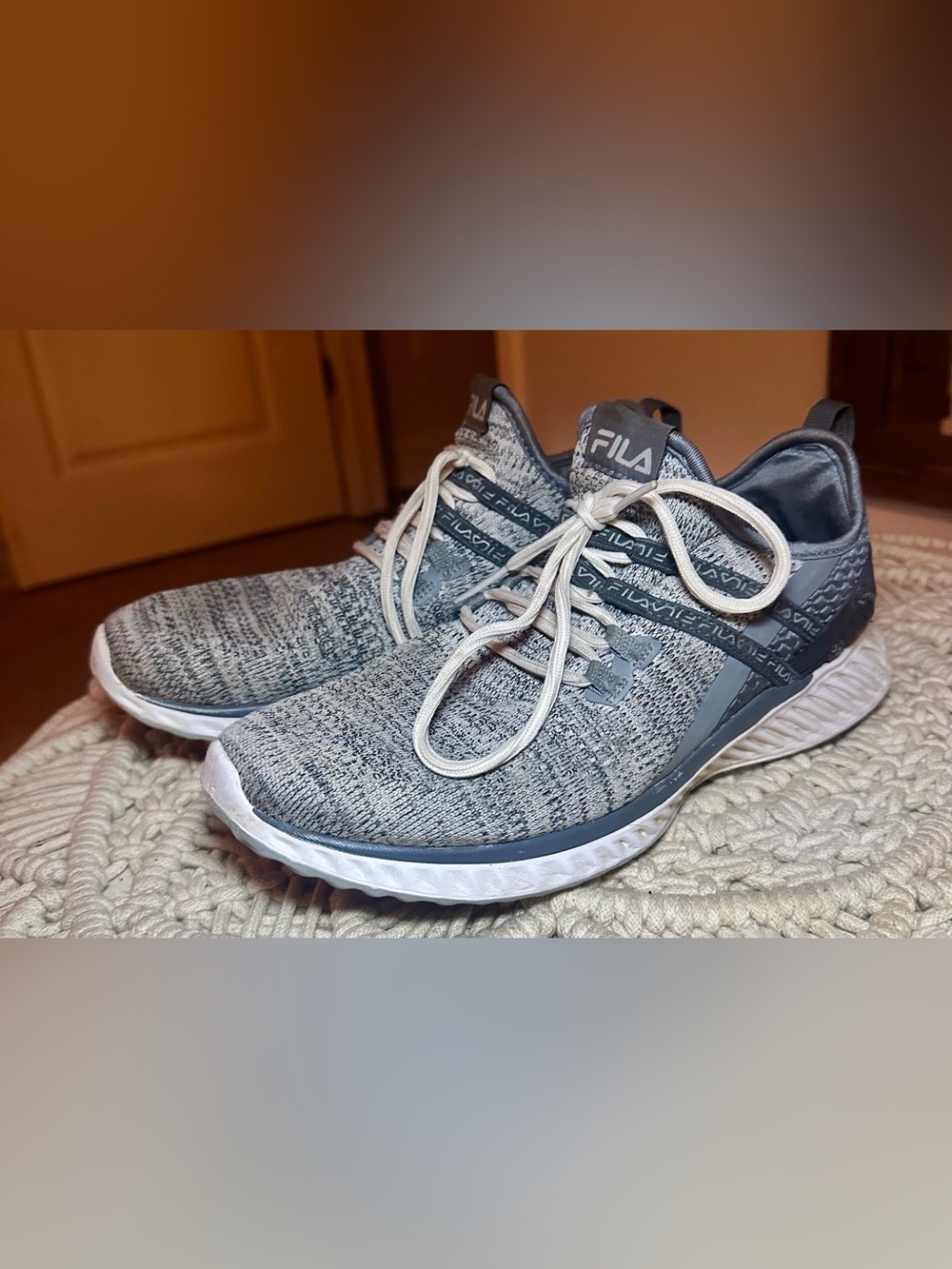 Fila RealmSpeed Gray Knit Running Shoes Women’s Size 8.5 Athletic Sneakers